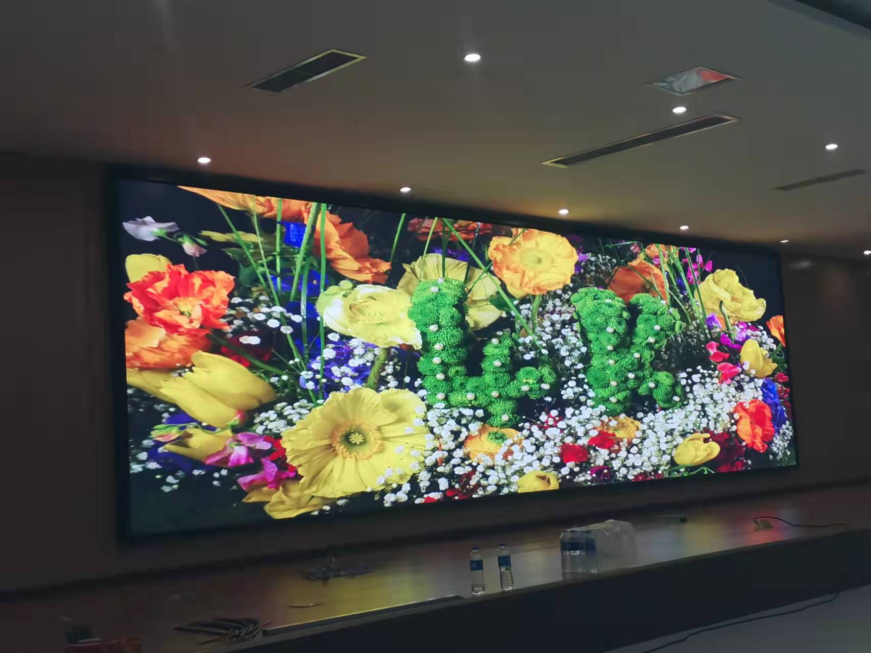 宜宾某集团   P2.5室内全彩显示屏