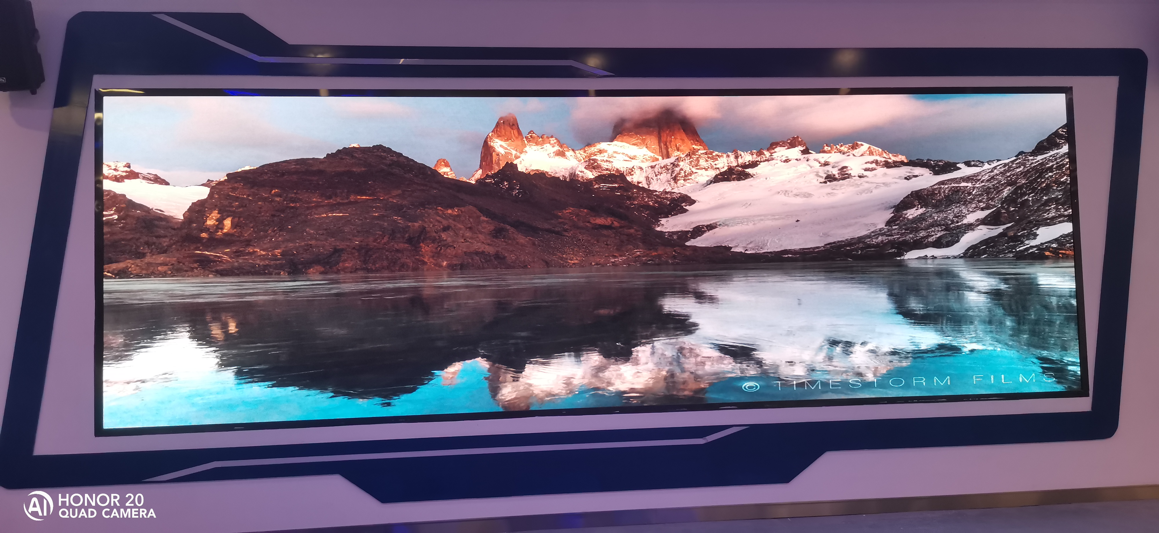 宜宾某集团  P2.0室内全彩显示屏