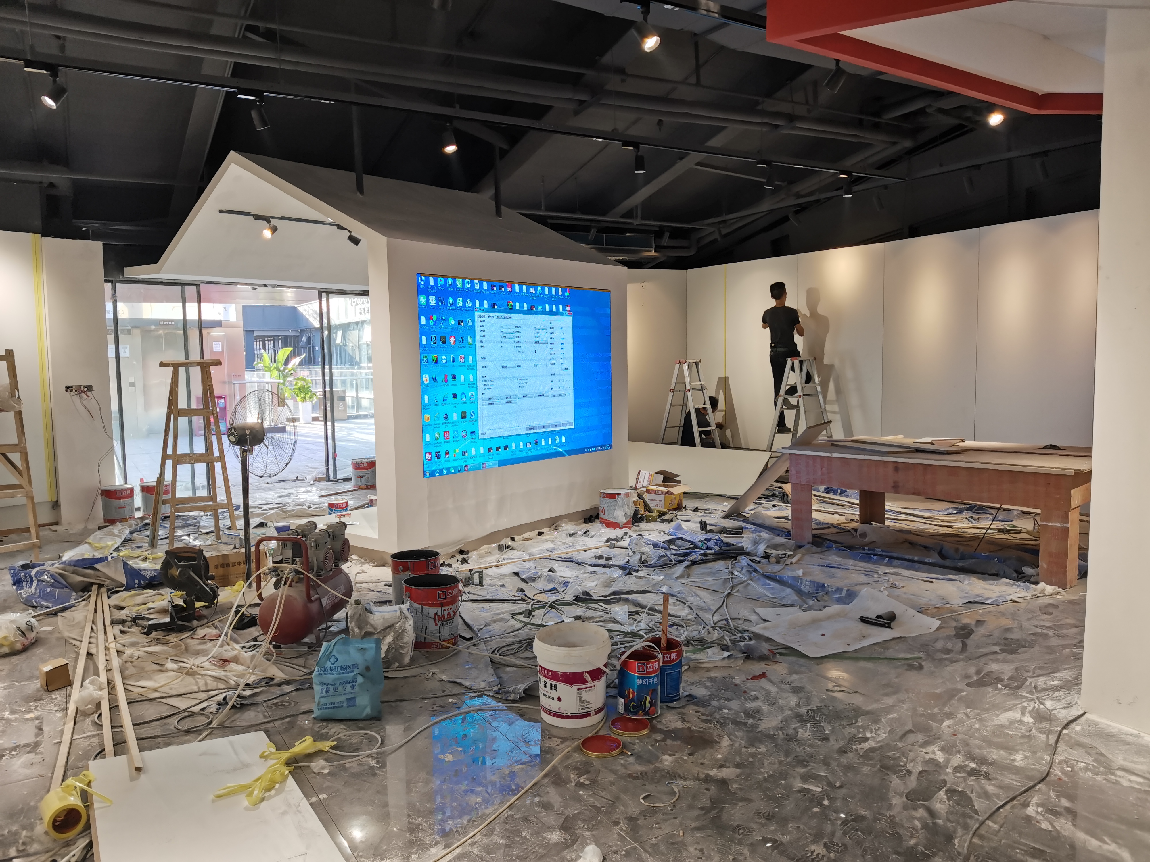 宜宾居然之家  室内P2.5全彩