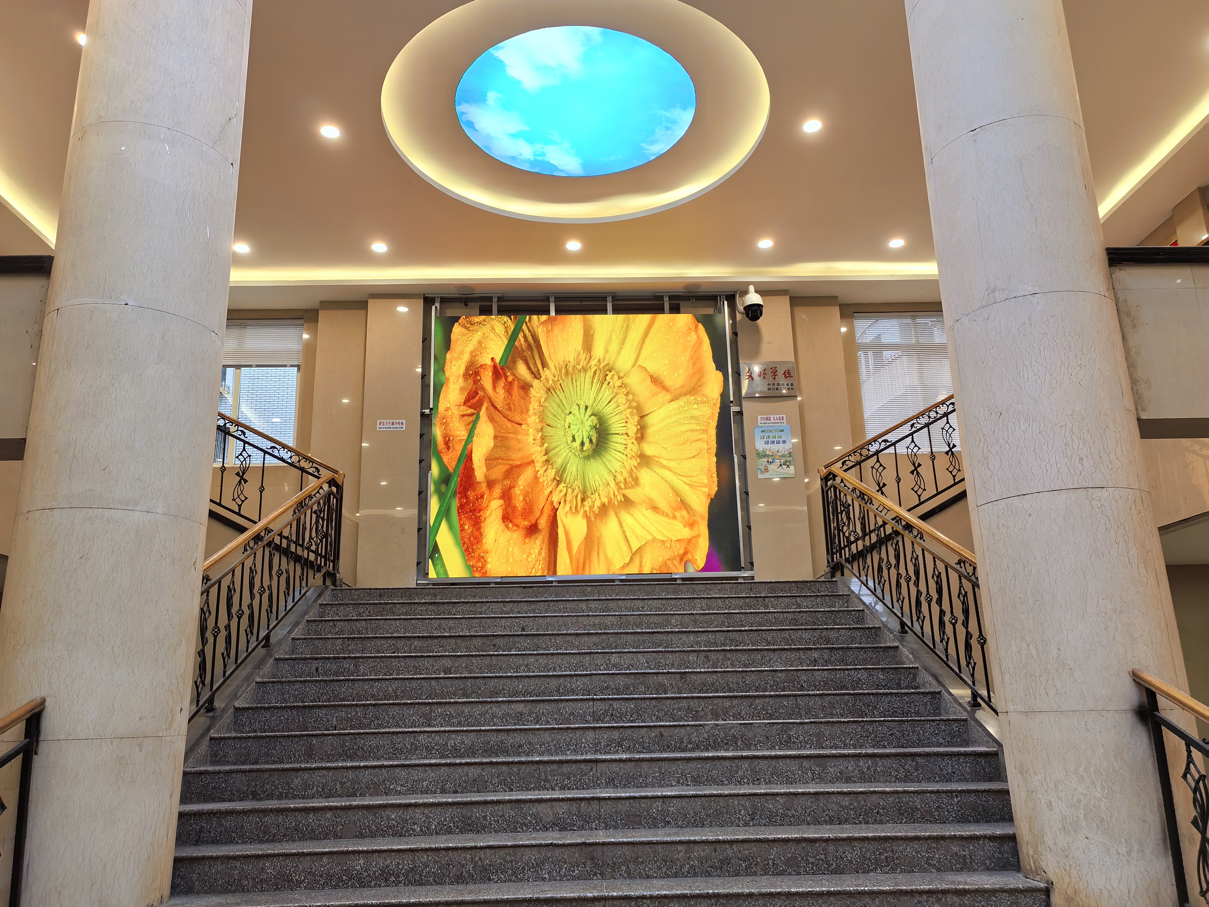 筠连-室内P2.0全彩