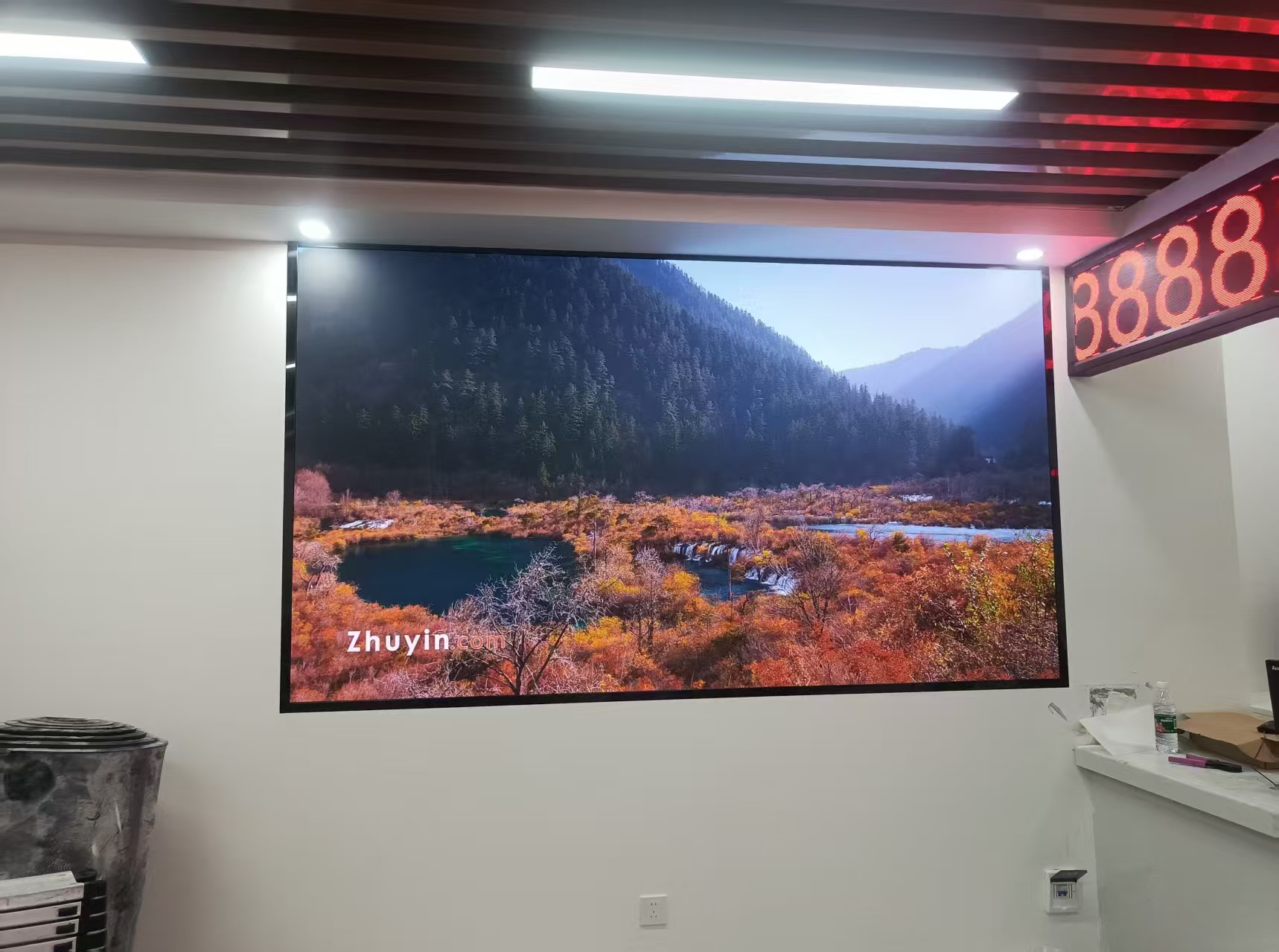 屏山-室内P2.5全彩