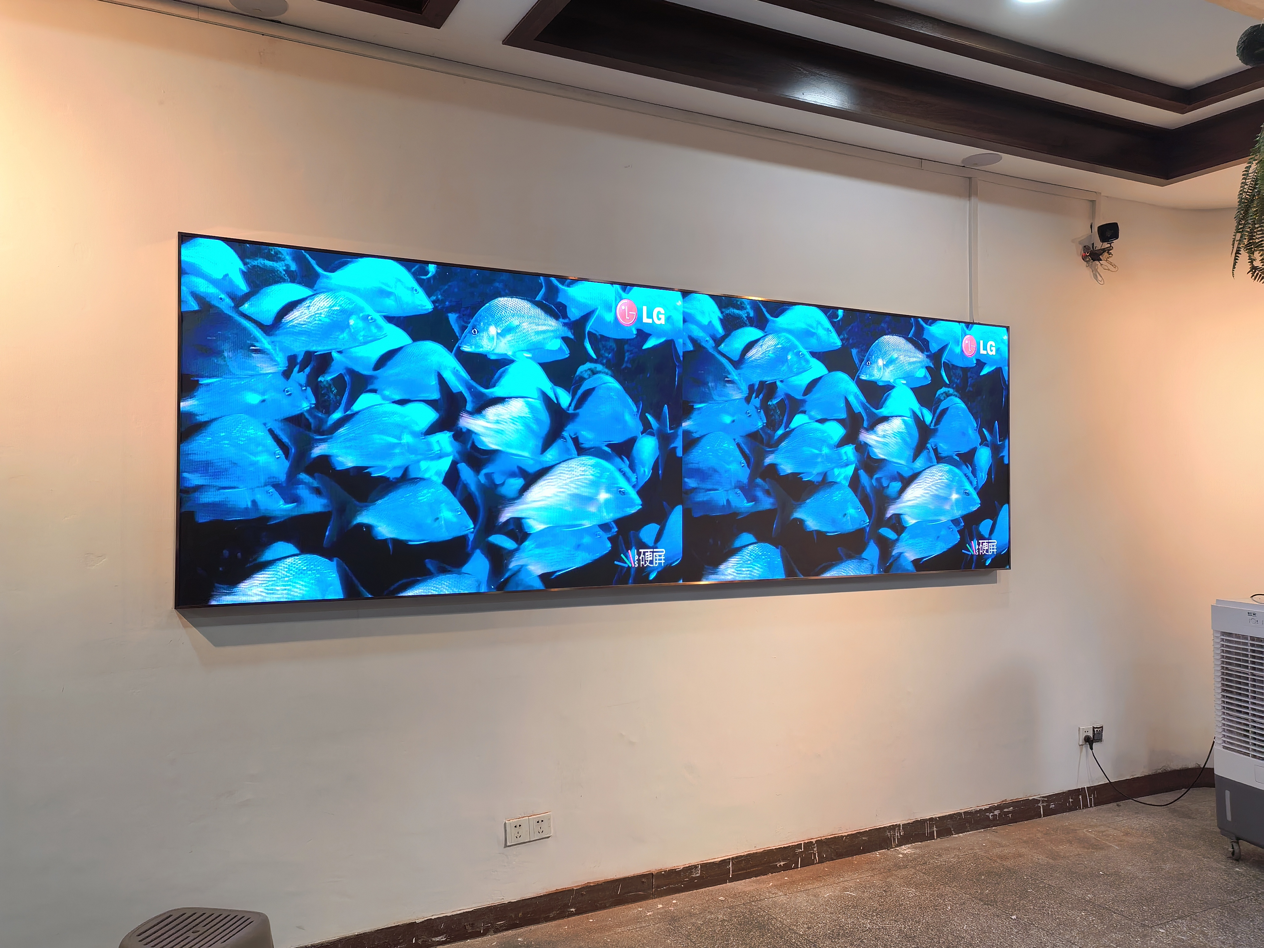 某公园-室内P1.2全彩